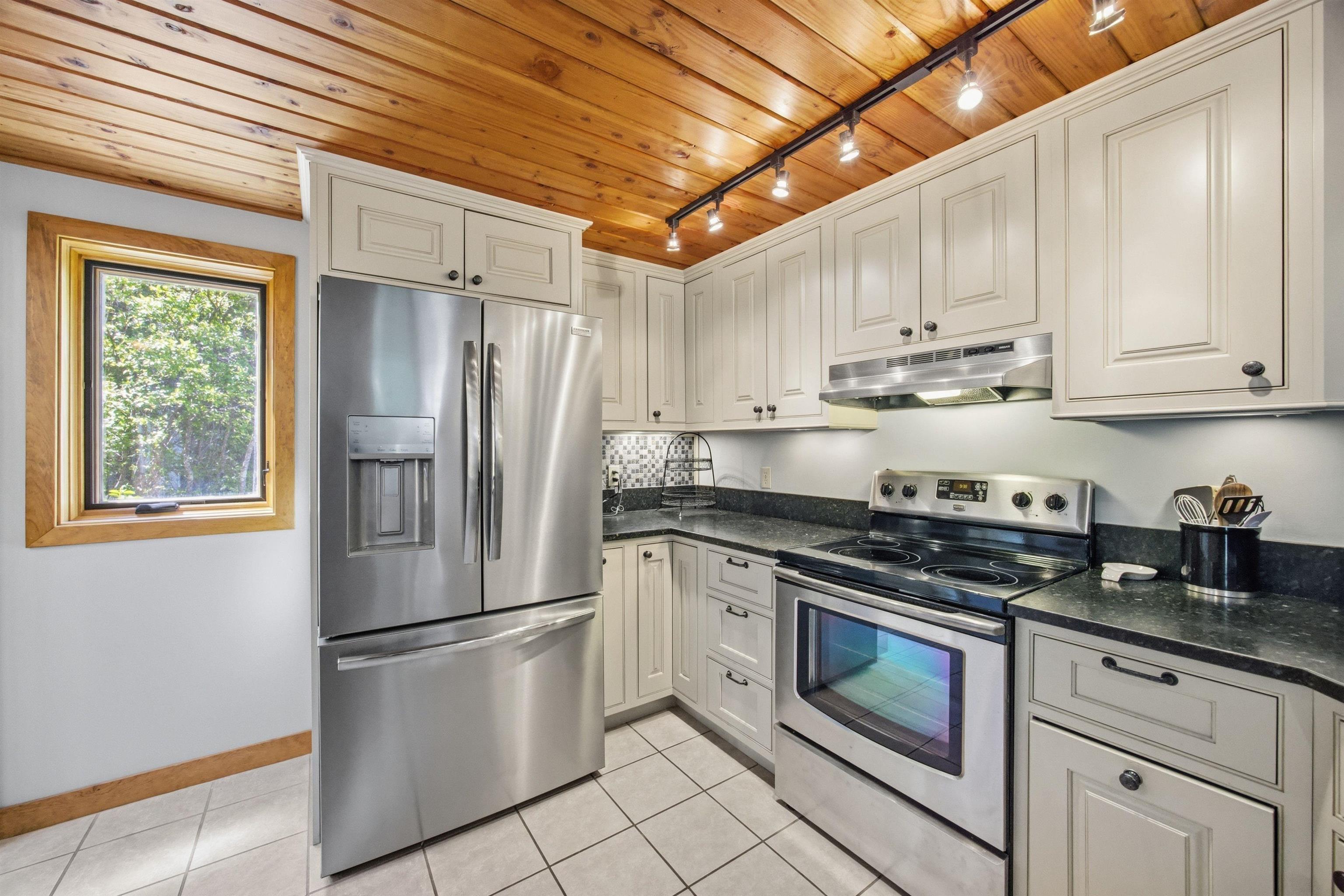 2696 Lake Shore Road, Unit 91 Gilford, NH 03249 - Photo 8 of 47
