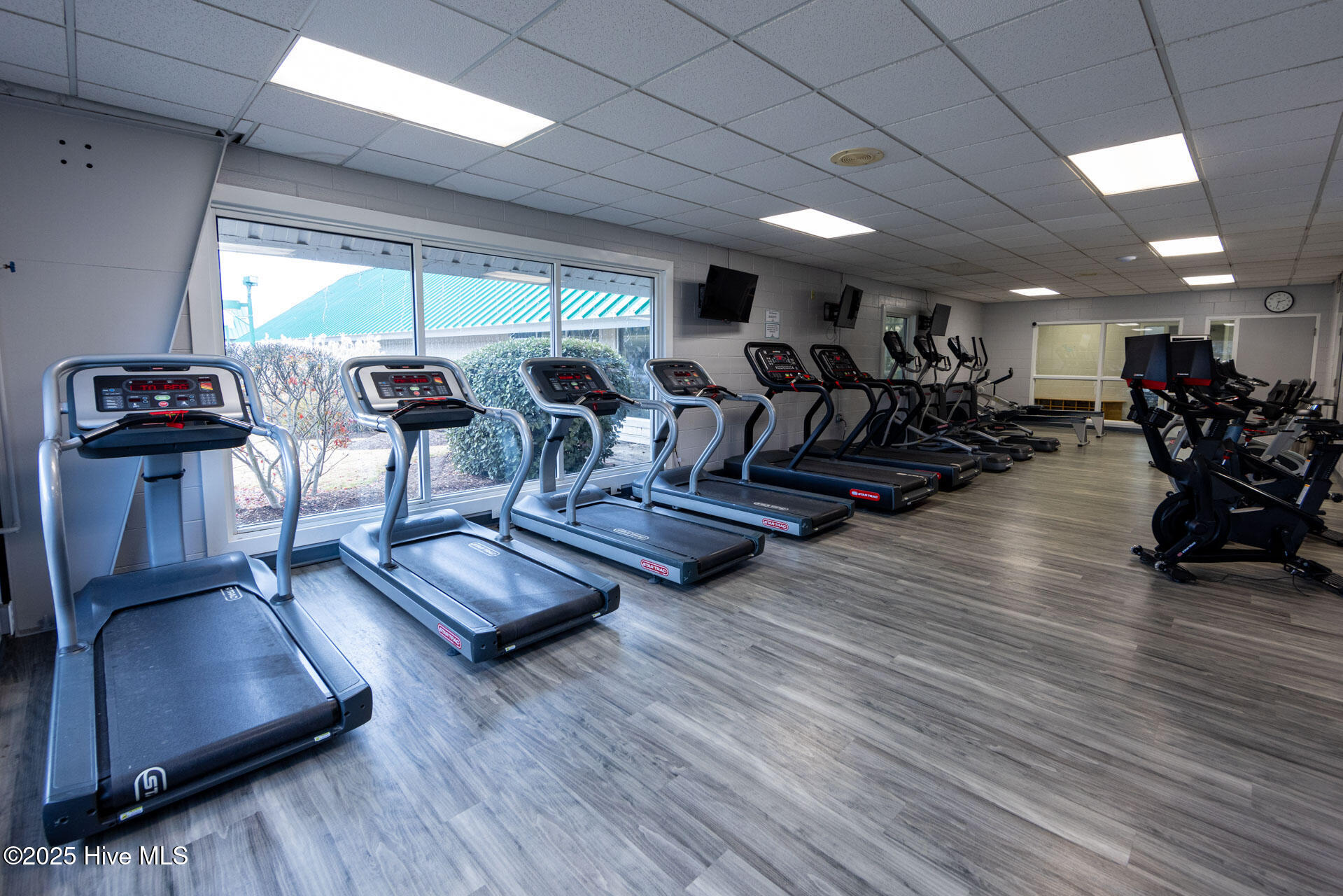 1037 Hampton Street Corolla, NC 27927 - Photo 31 of 39 Community workout