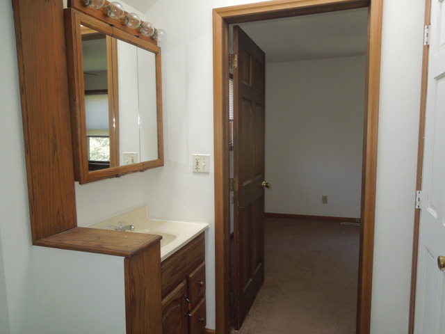 529 West State Street Sycamore, IL 60178 - Photo 8 of 13