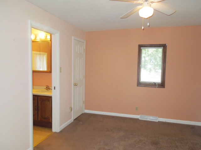 529 West State Street Sycamore, IL 60178 - Photo 10 of 13