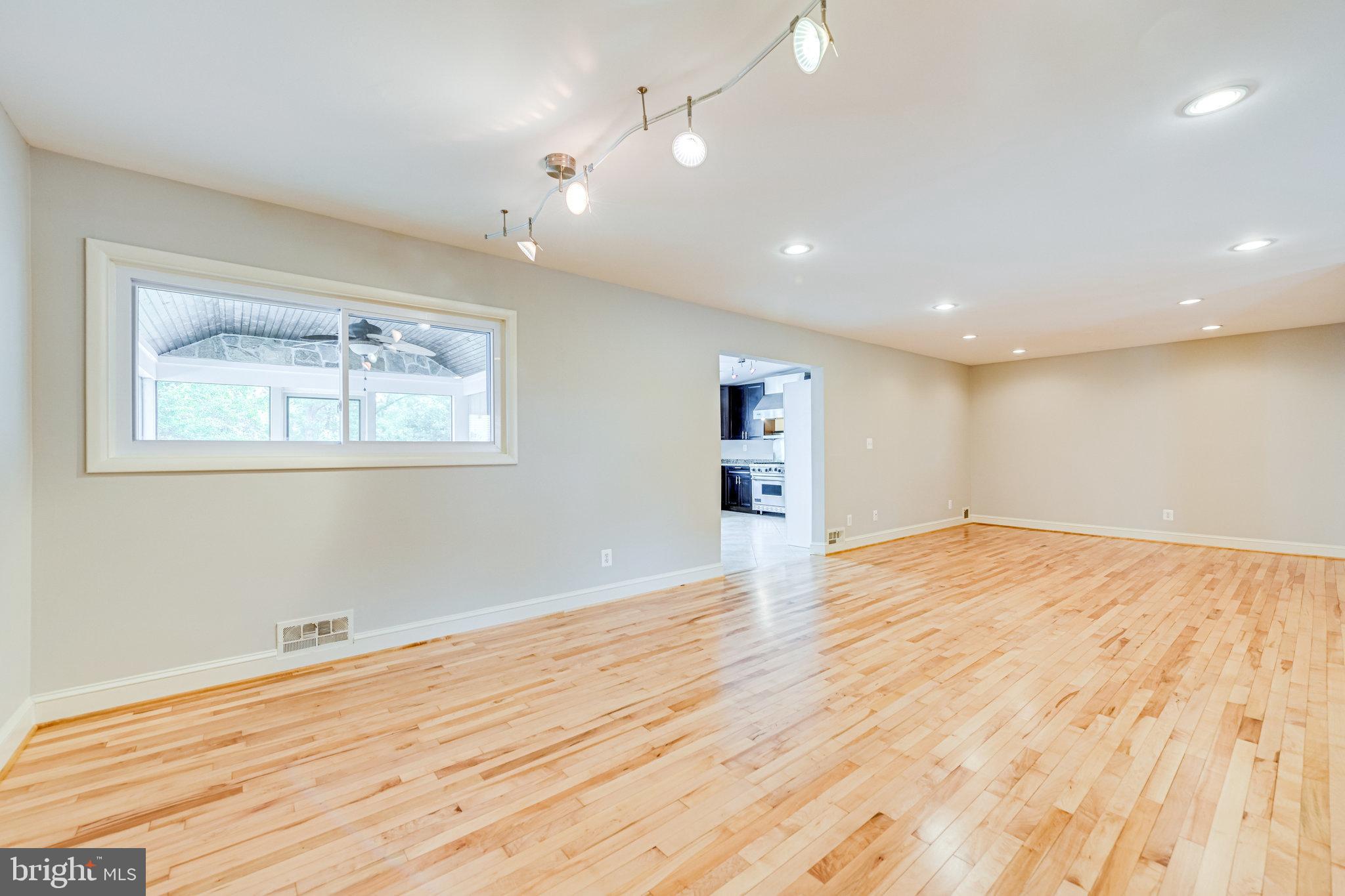 300 Branch Road Southeast Vienna, VA 22180 - Photo 11 of 72 Living room to Dining room