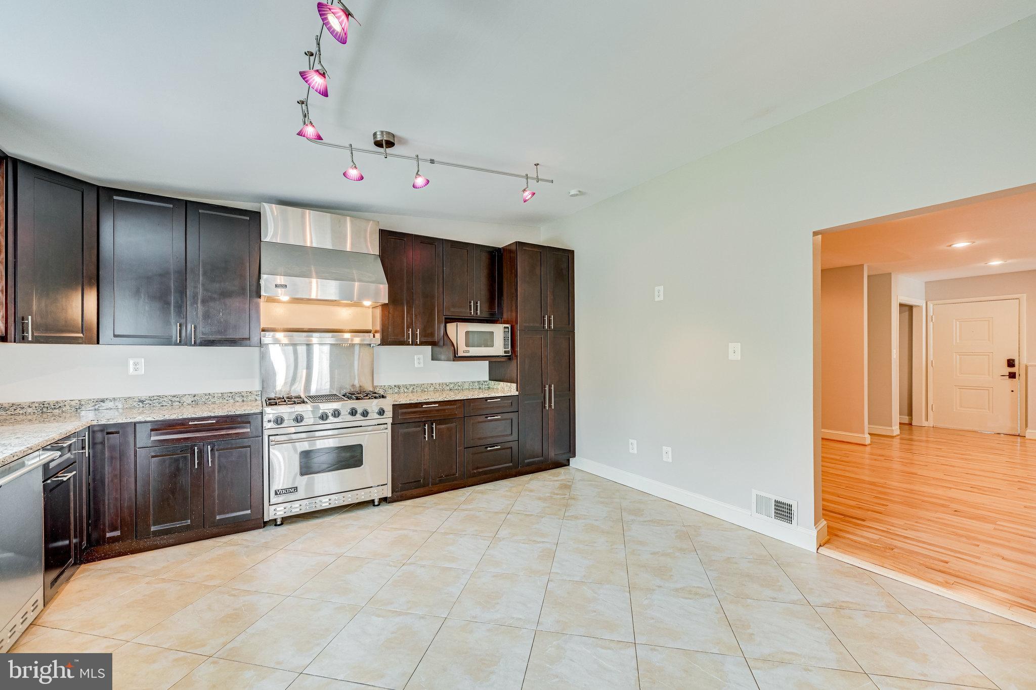 300 Branch Road Southeast Vienna, VA 22180 - Photo 12 of 72 Enter your huge kitchen