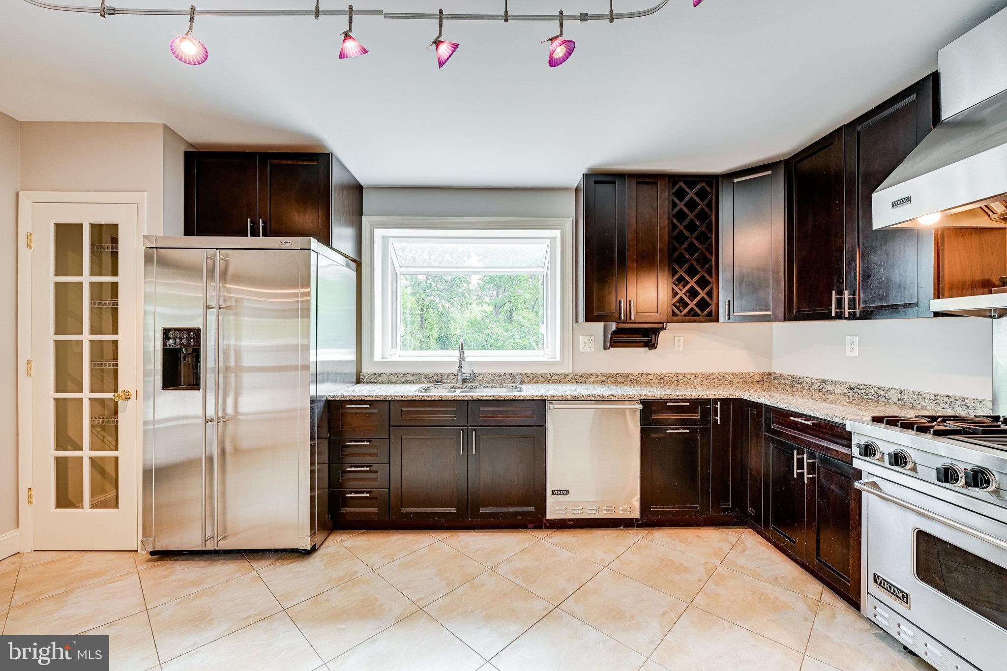 300 Branch Road Southeast Vienna, VA 22180 - Photo 15 of 72 With a nice pantry too