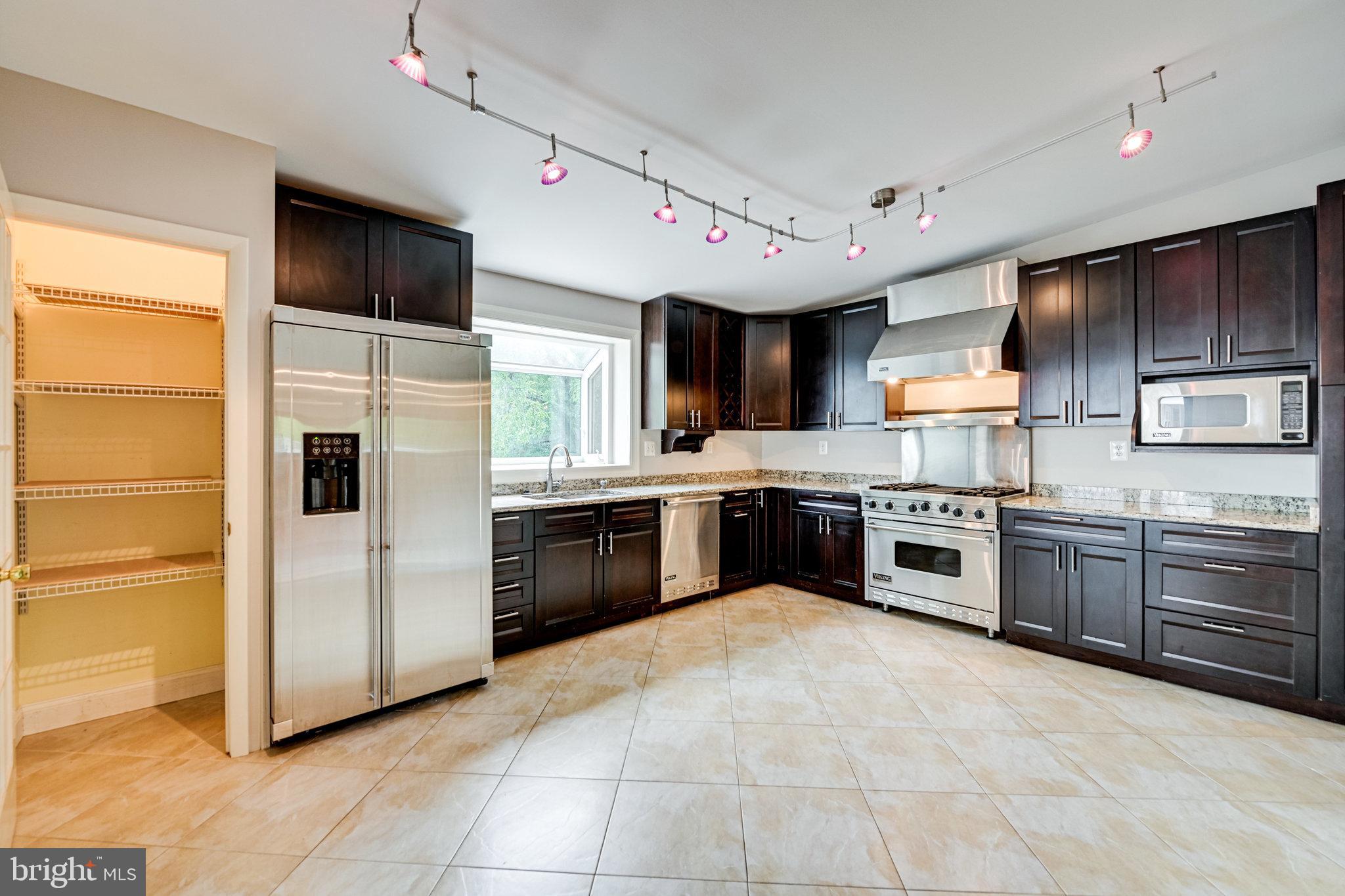 300 Branch Road Southeast Vienna, VA 22180 - Photo 16 of 72