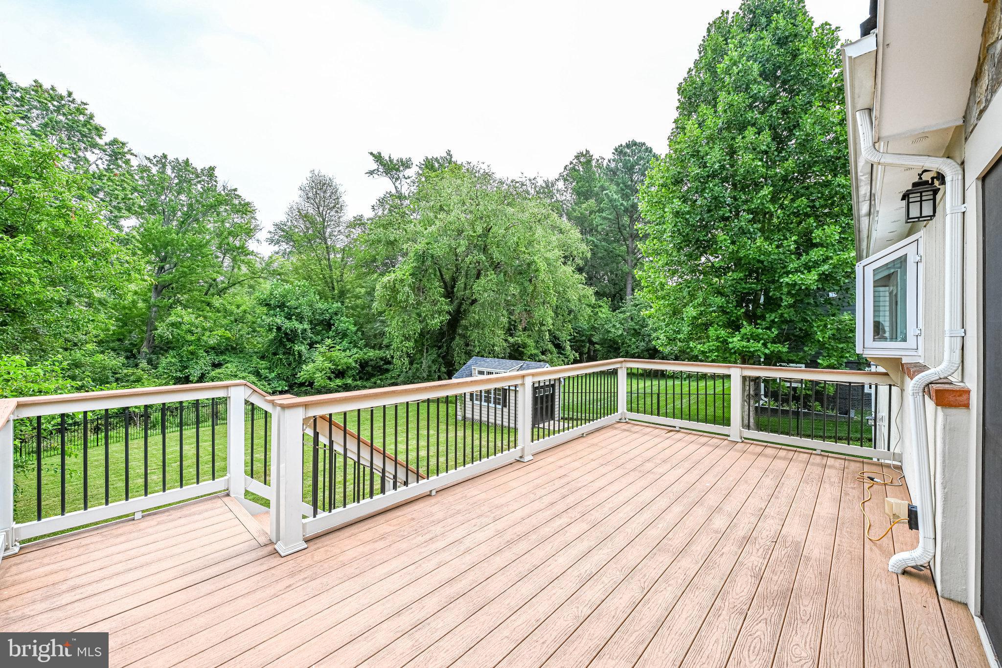 300 Branch Road Southeast Vienna, VA 22180 - Photo 22 of 72 Great space for parties & grilling