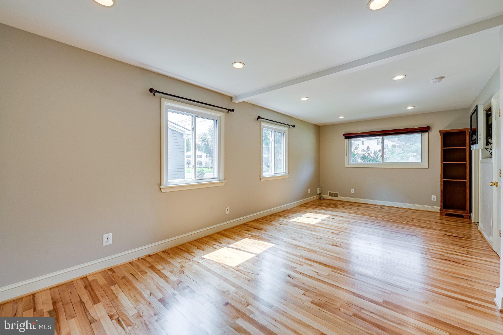 300 Branch Road Southeast Vienna, VA 22180 - Photo 28 of 72 Bedroom 1