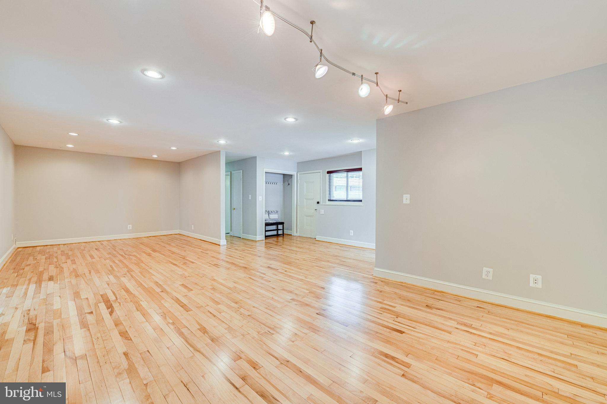 300 Branch Road Southeast Vienna, VA 22180 - Photo 6 of 72 View from Living Room to Dining room & foyer