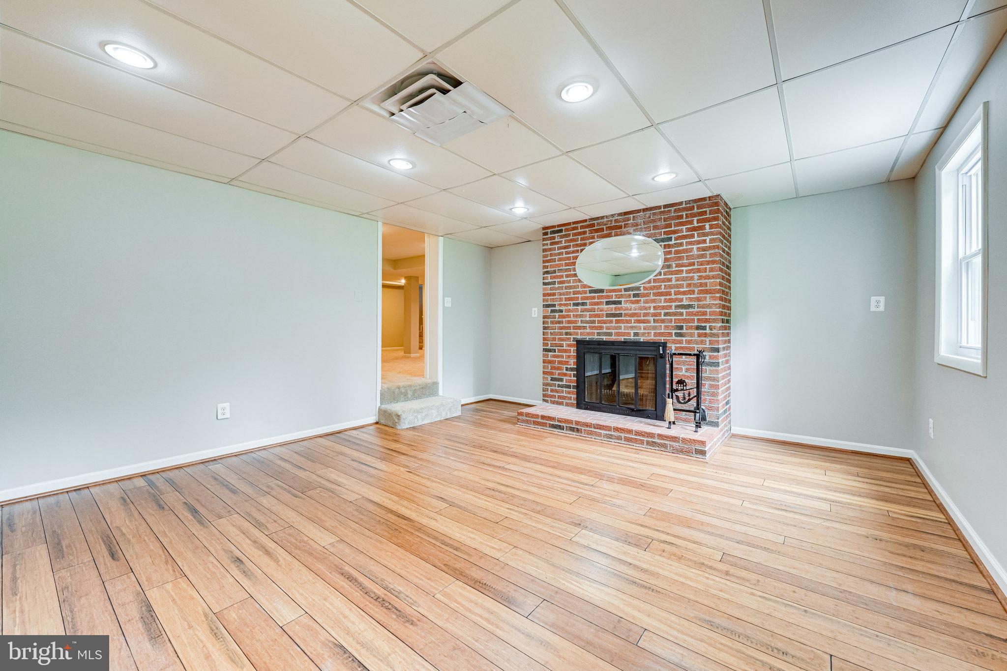 300 Branch Road Southeast Vienna, VA 22180 - Photo 59 of 72 Bedroom 4/office/library