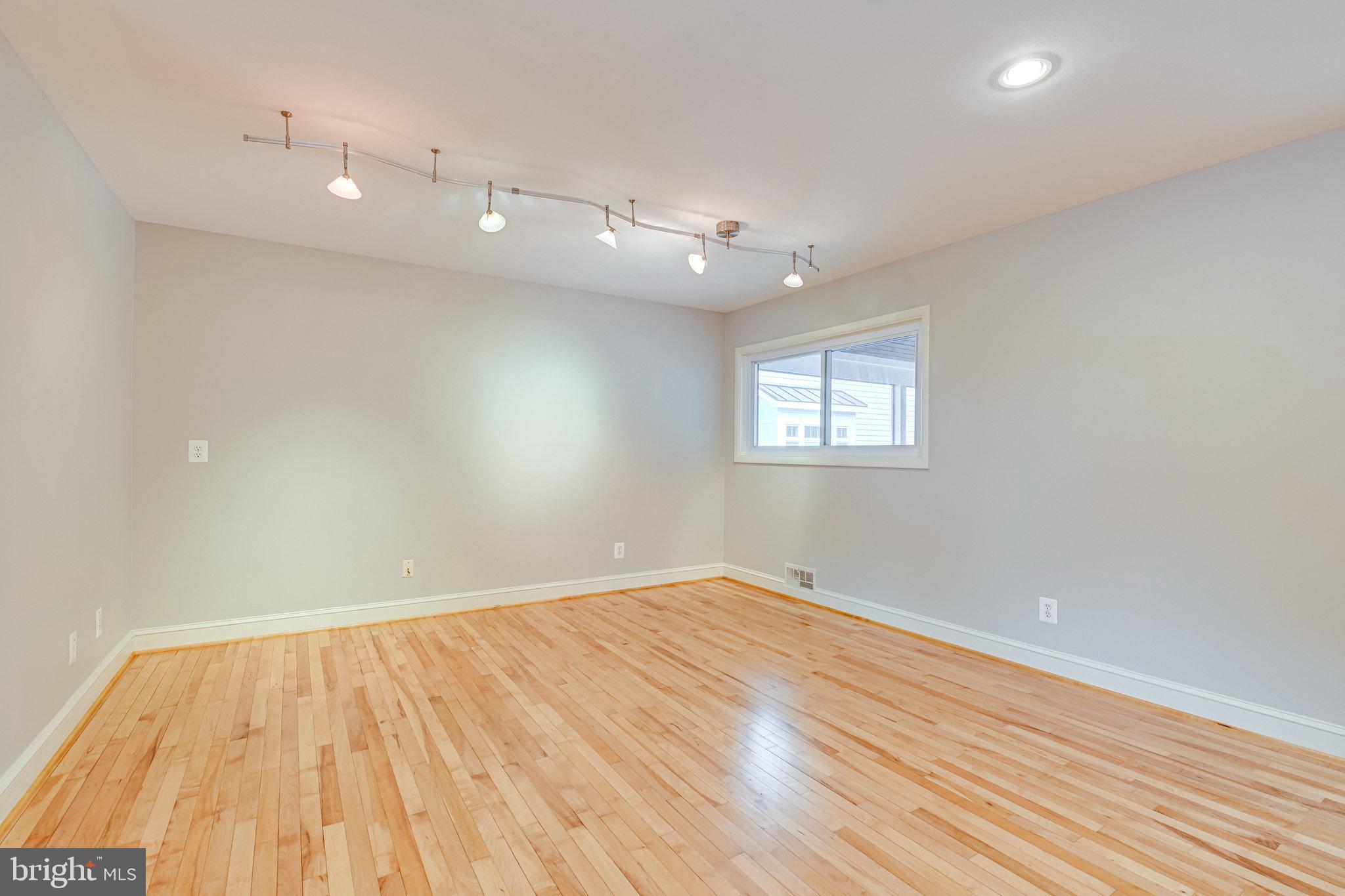 300 Branch Road Southeast Vienna, VA 22180 - Photo 7 of 72 Looking towards Living Room