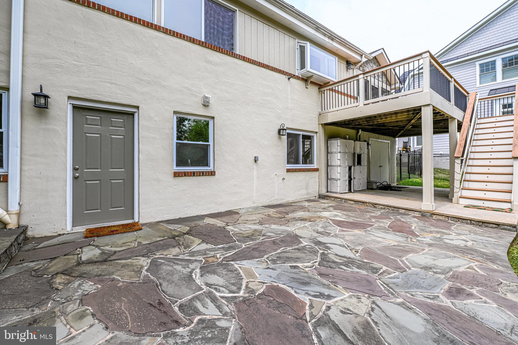 300 Branch Road Southeast Vienna, VA 22180 - Photo 61 of 72 Patio to amazing backyard