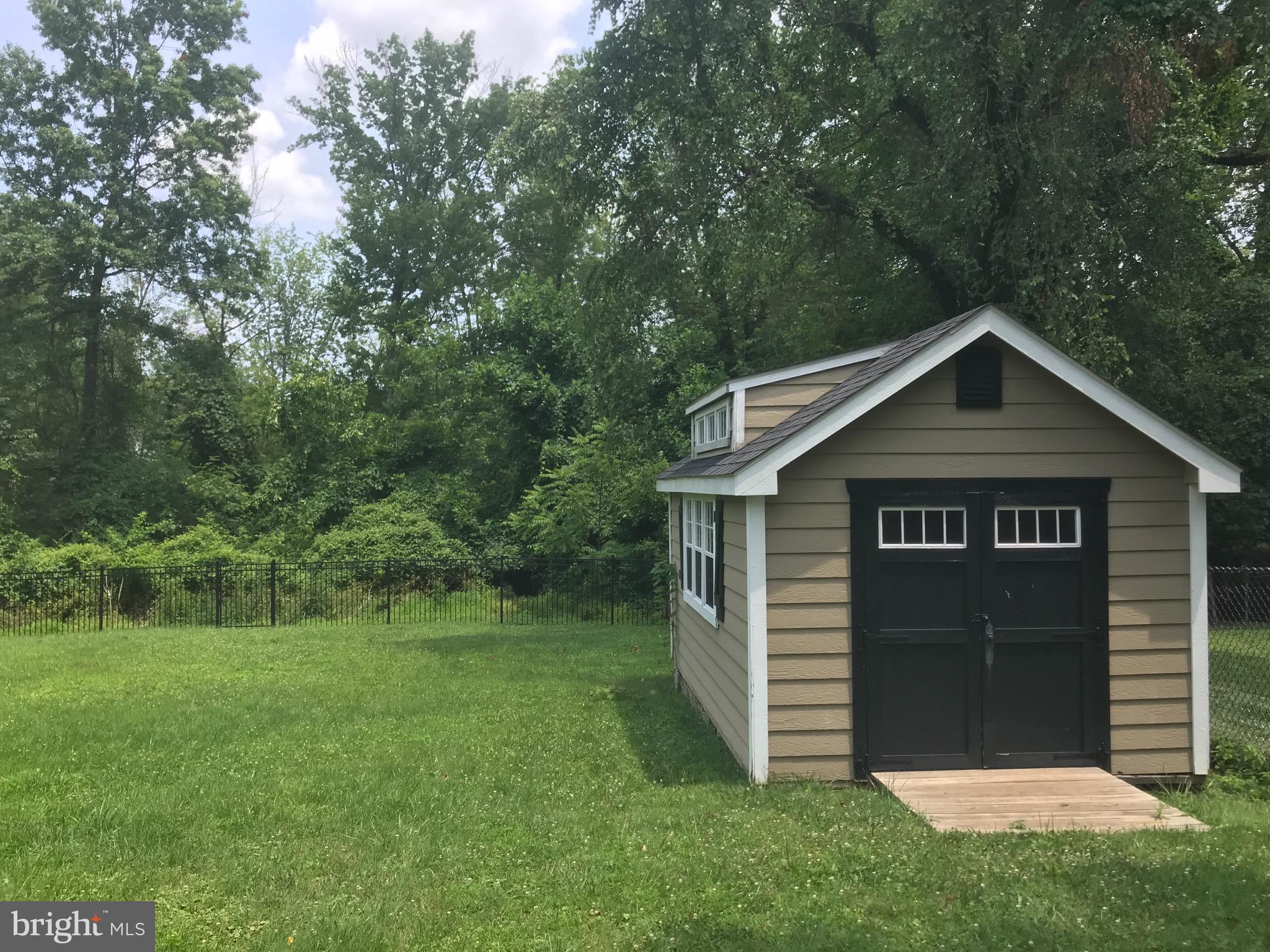 300 Branch Road Southeast Vienna, VA 22180 - Photo 63 of 72 Big shed...ride your mower in if you want