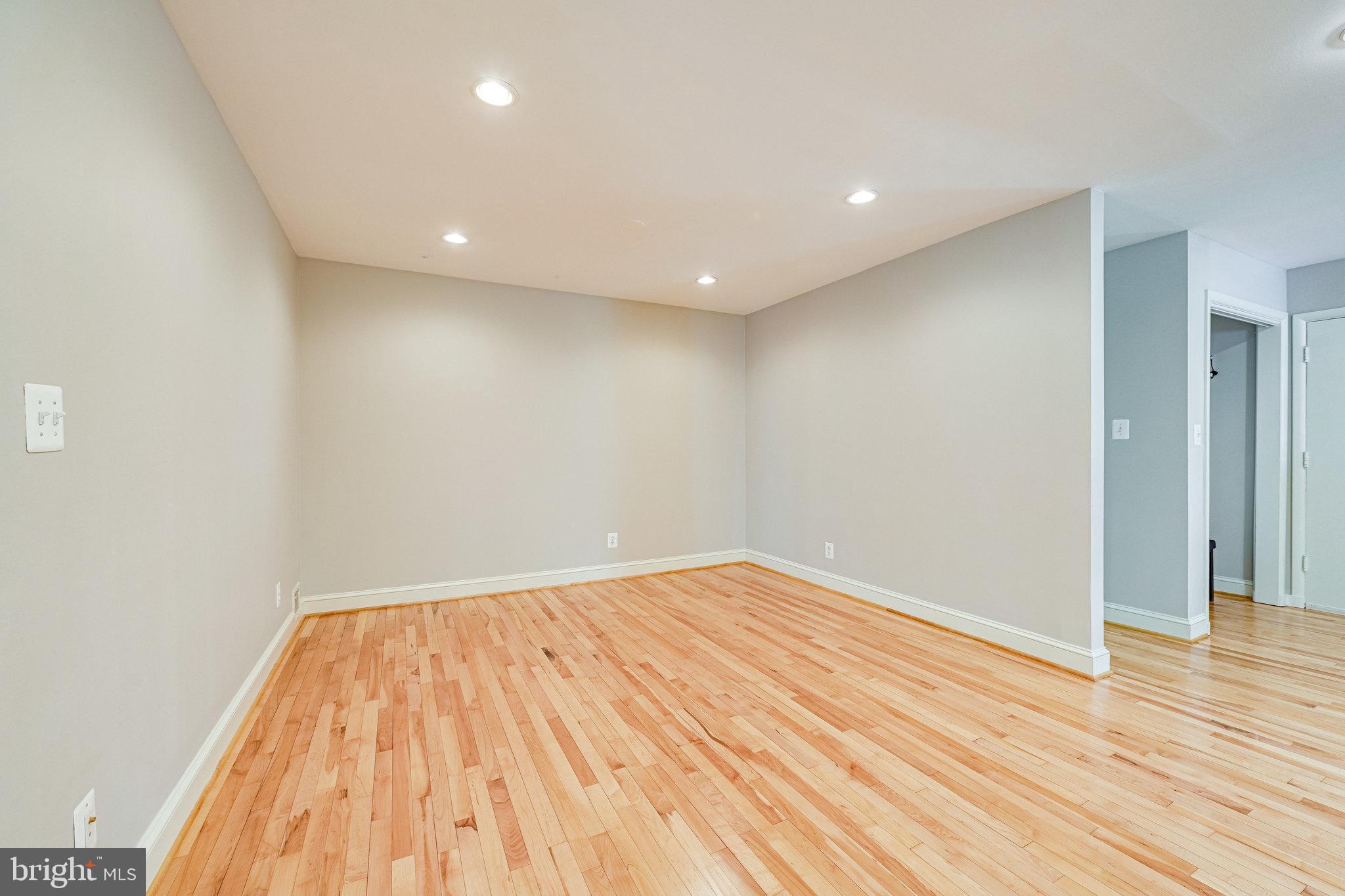 300 Branch Road Southeast Vienna, VA 22180 - Photo 10 of 72 Dining room
