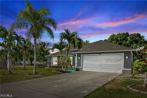 $2,250 | 301 Southeast 30th Terrace, Cape Coral, FL 33904