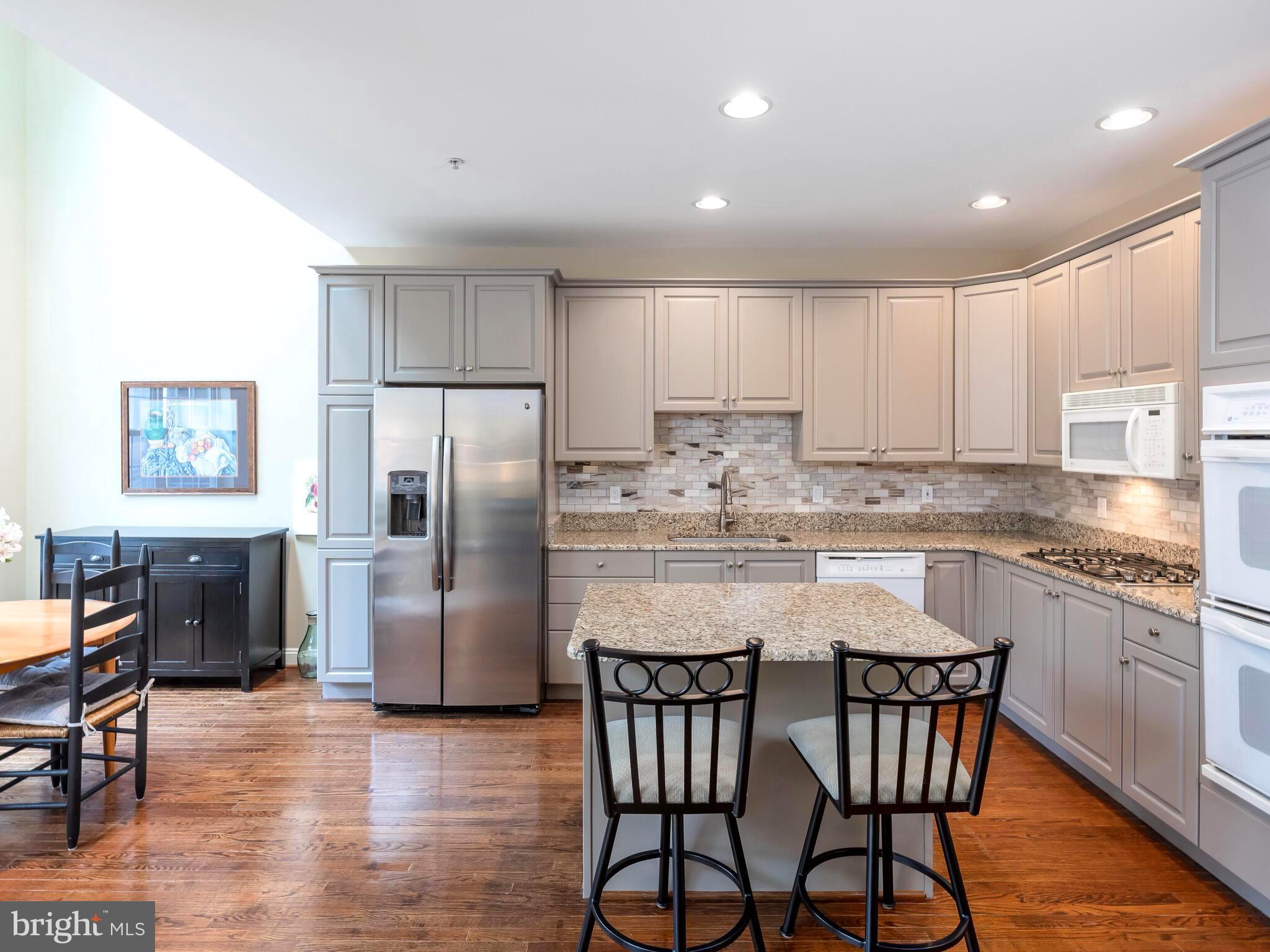 1146 Brian's Way Wayne, PA 19087 - Photo 10 of 34 Wall Mounted Oven & Gas Cooktop