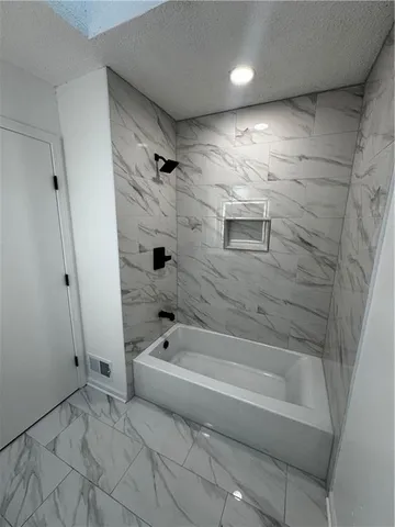 $328,900 | 14401 St Andrews Drive, Grandview, MO 64030