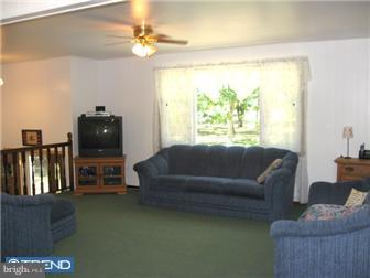 1590 Kearsley Road Sicklerville, NJ 08081 - Photo 3 of 12 Living Room