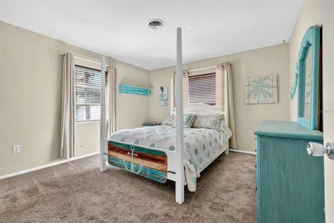 $379,900 | 405 West Seminole Drive, Venice, FL 34293