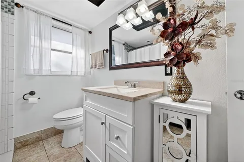 $379,900 | 405 West Seminole Drive, Venice, FL 34293