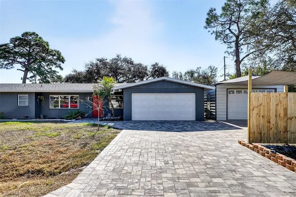 $350,000 | 405 West Seminole Drive, Venice, FL 34293