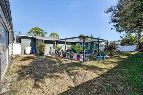 $379,900 | 405 West Seminole Drive, Venice, FL 34293