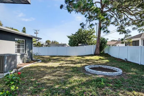 $379,900 | 405 West Seminole Drive, Venice, FL 34293