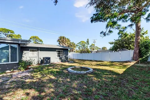 $379,900 | 405 West Seminole Drive, Venice, FL 34293