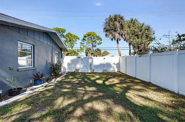 $350,000 | 405 West Seminole Drive, Venice, FL 34293