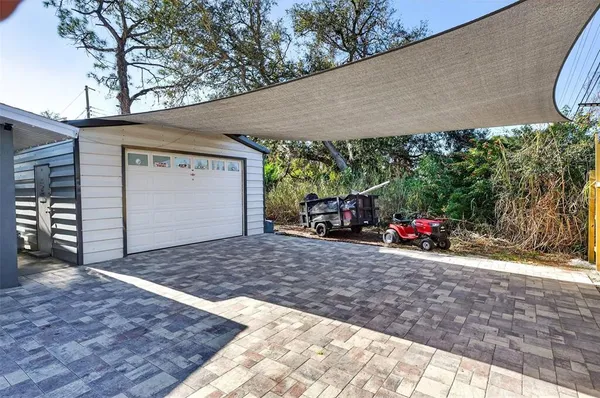 $350,000 | 405 West Seminole Drive, Venice, FL 34293