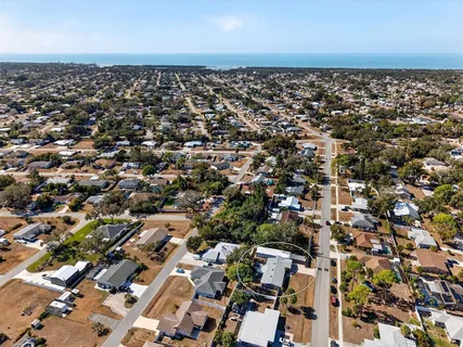 $379,900 | 405 West Seminole Drive, Venice, FL 34293