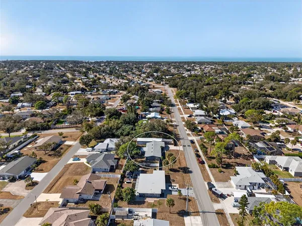 $350,000 | 405 West Seminole Drive, Venice, FL 34293