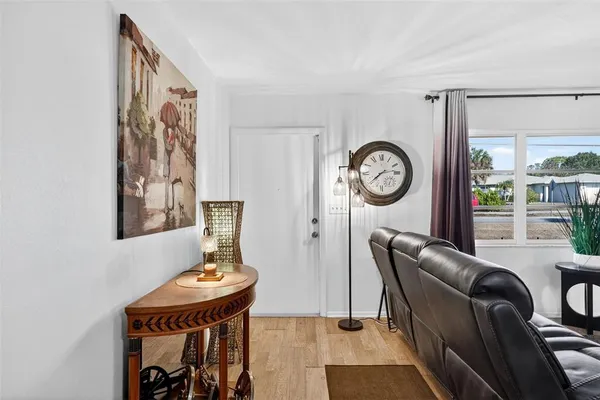 $350,000 | 405 West Seminole Drive, Venice, FL 34293