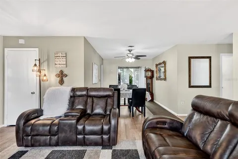 $379,900 | 405 West Seminole Drive, Venice, FL 34293