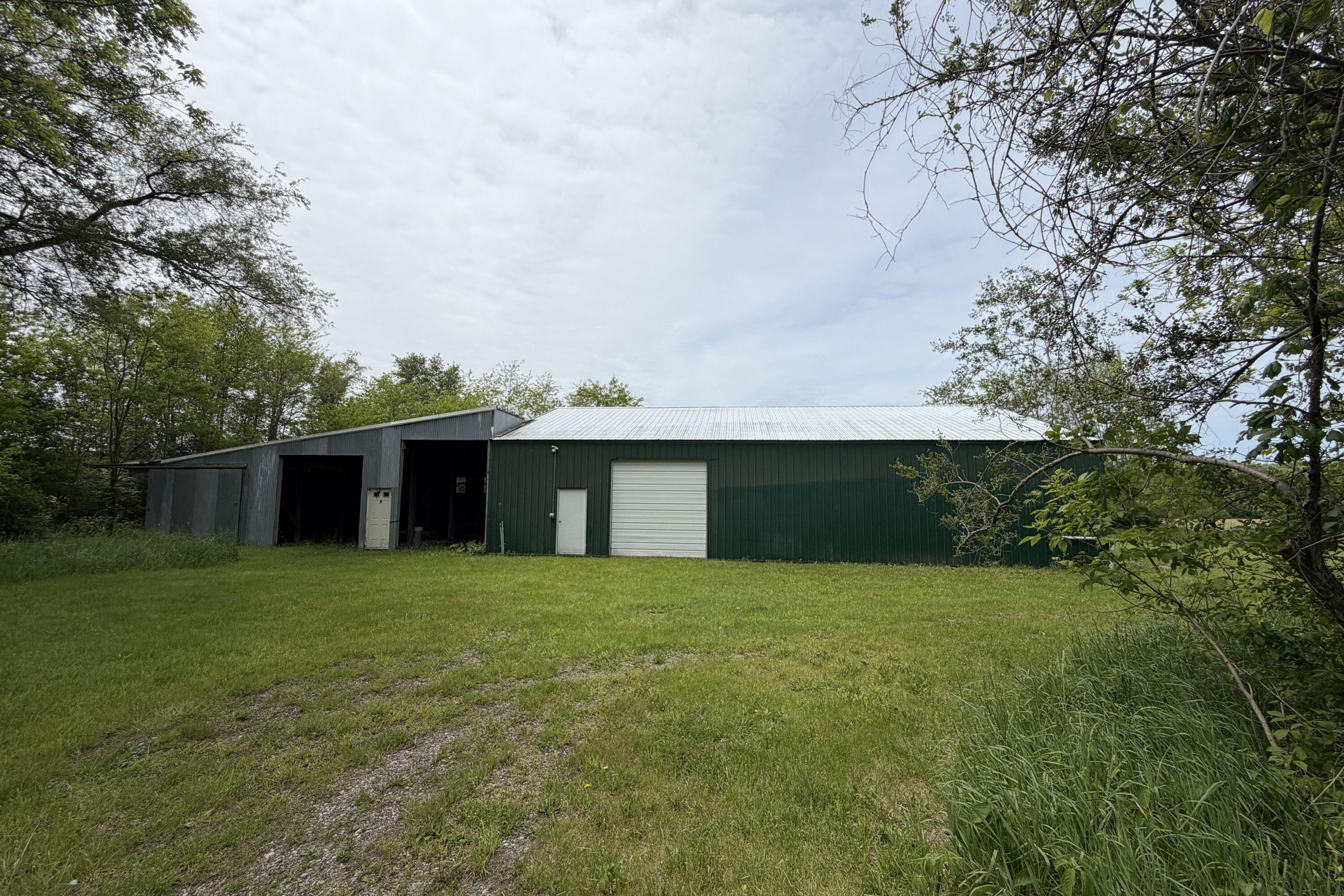 7130 Platt Road Saline, MI 48176 - Photo 3 of 79 Pole barn w lean to