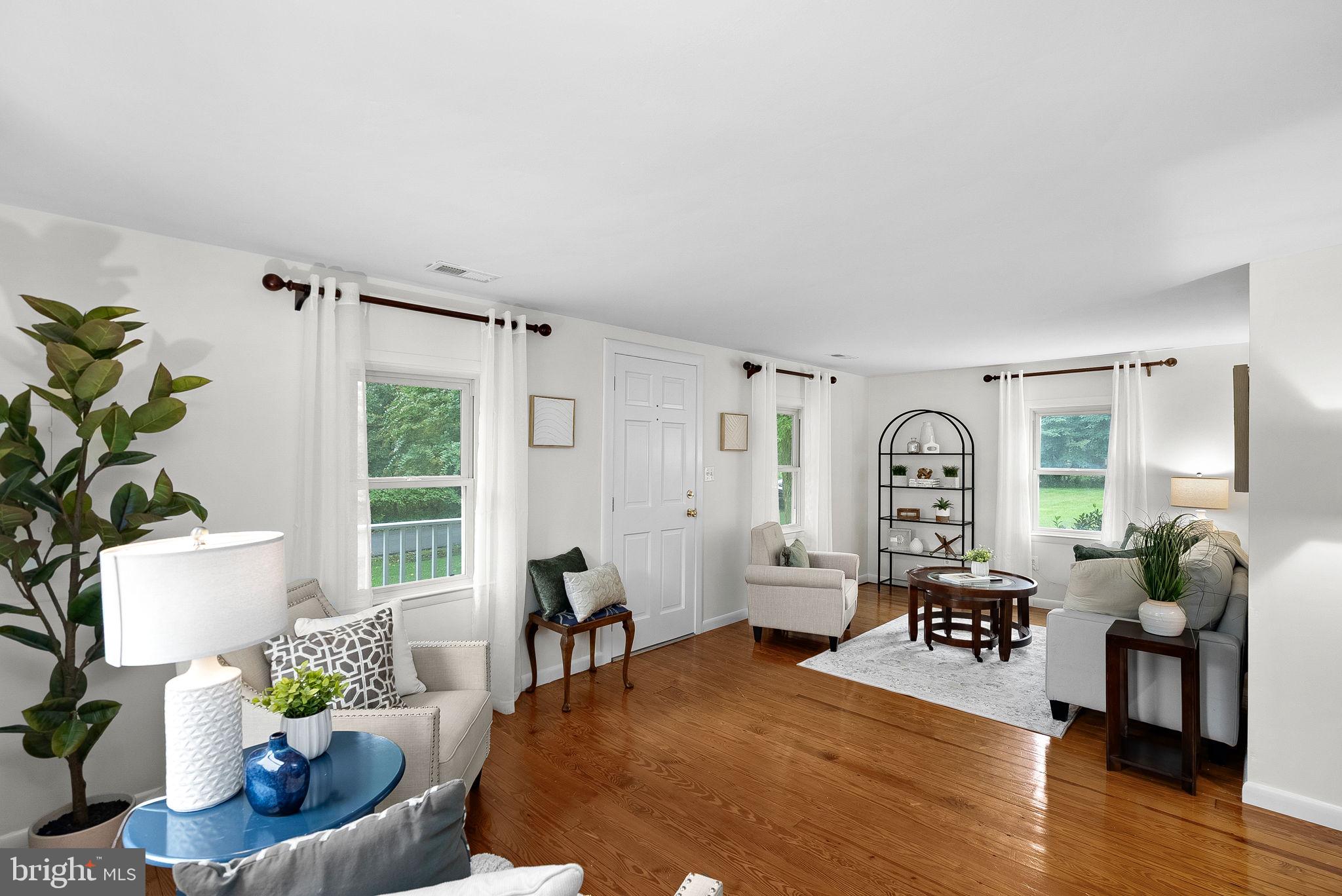 35121 Bloomfield Road Round Hill, VA 20141 - Photo 13 of 57 Bright Living Room with Hardwoods and New Paint