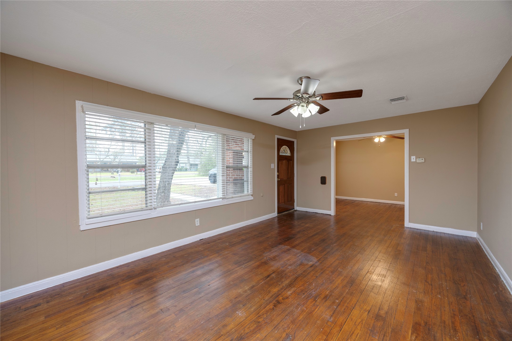 304 Harris Boulevard Conroe, TX 77301 - Photo 5 of 24