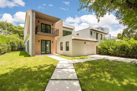 $2,580,000 | 2225 Southwest 18th Avenue, Miami, FL 33145