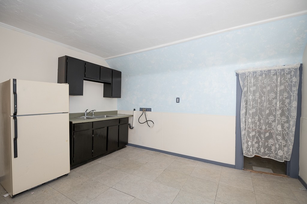38 Stoneland Road Worcester, MA 01603 - Photo 8 of 29 Gallery Image 8