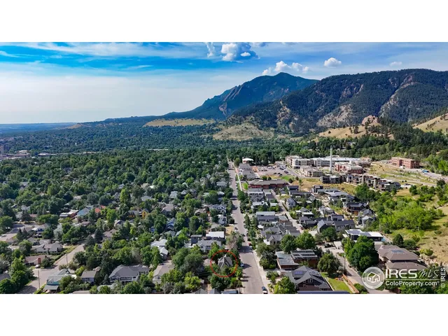 a view of an outdoor space