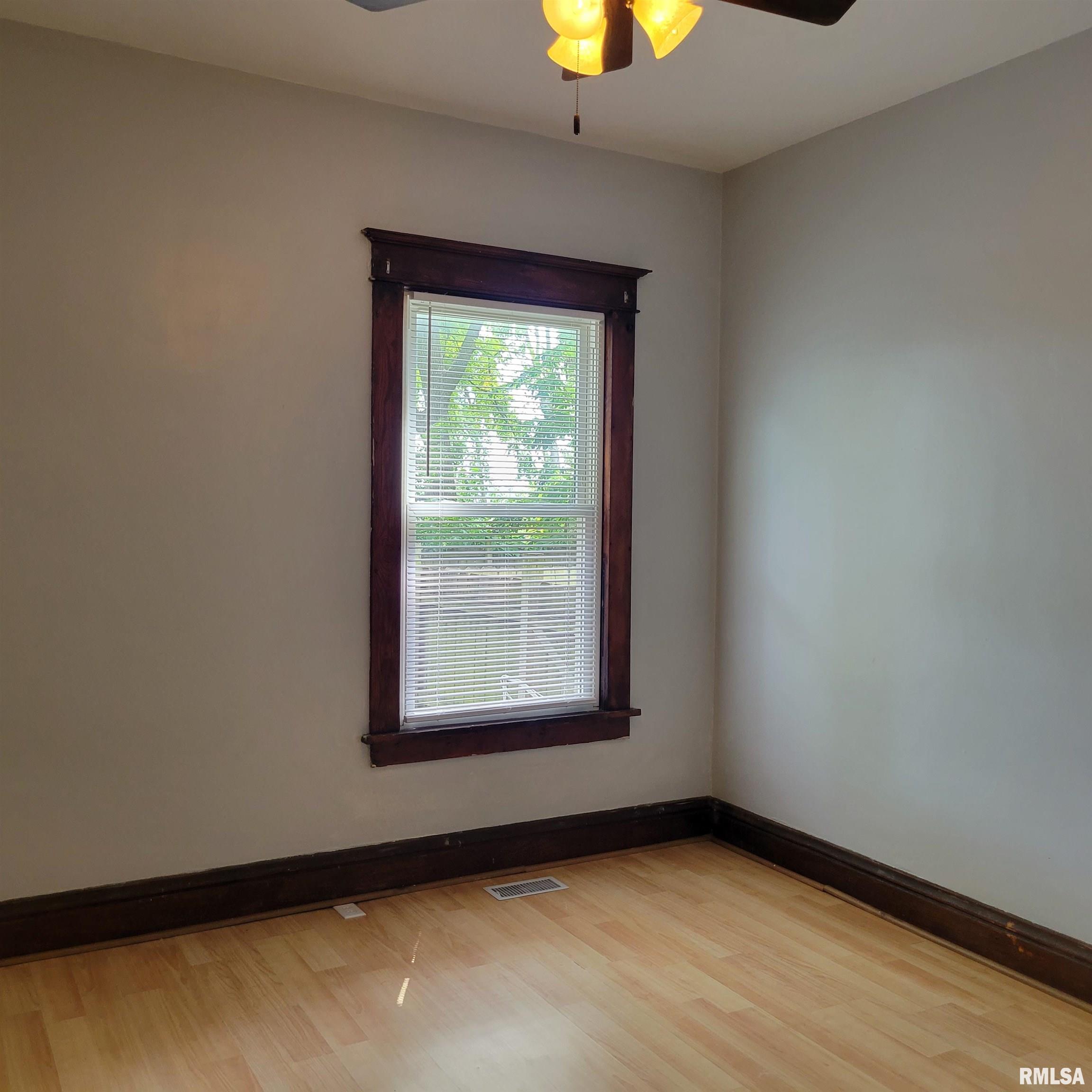 900 East Stanford Avenue Springfield, IL 62703 - Photo 13 of 21 Gallery Image 13