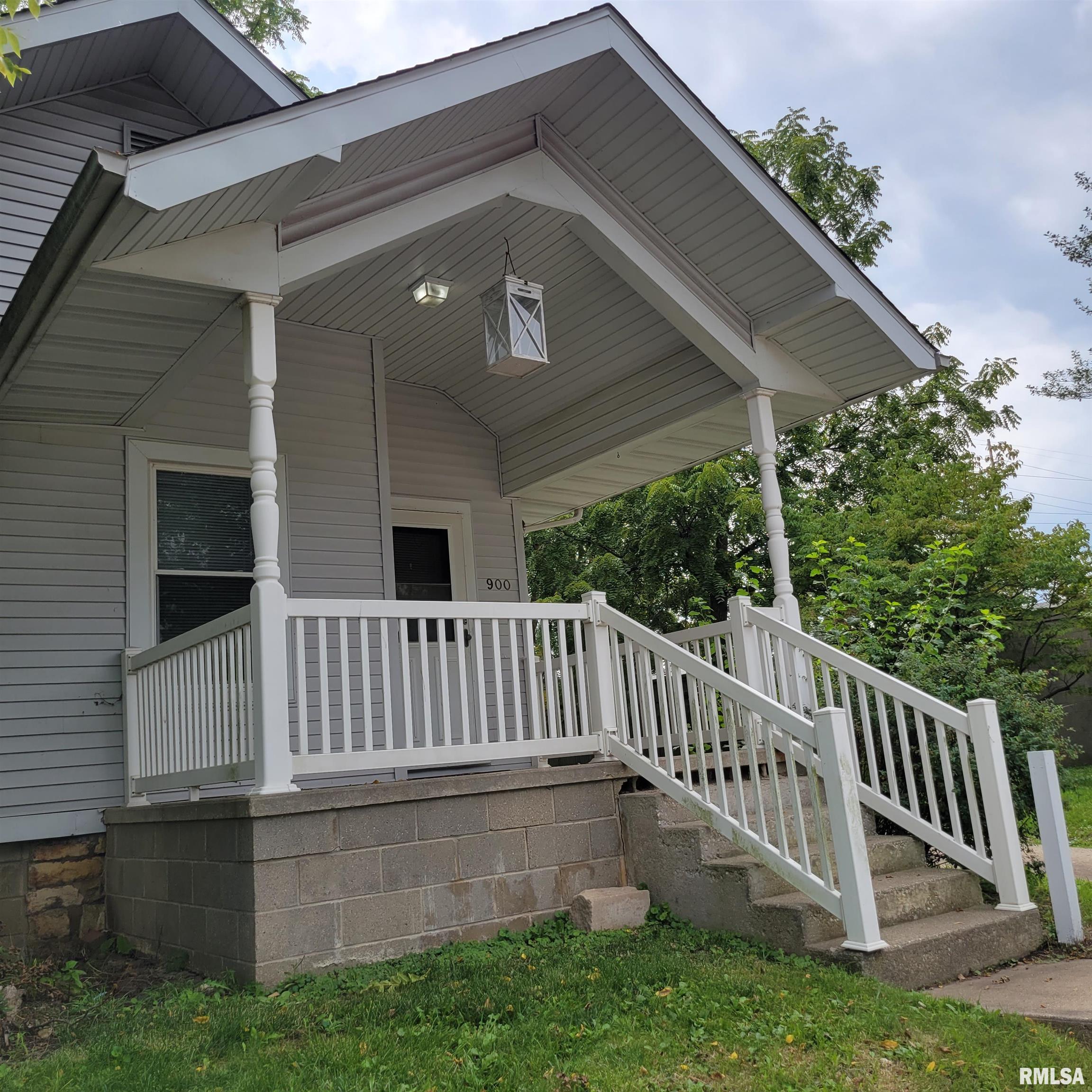 900 East Stanford Avenue Springfield, IL 62703 - Photo 2 of 21 Gallery Image 2
