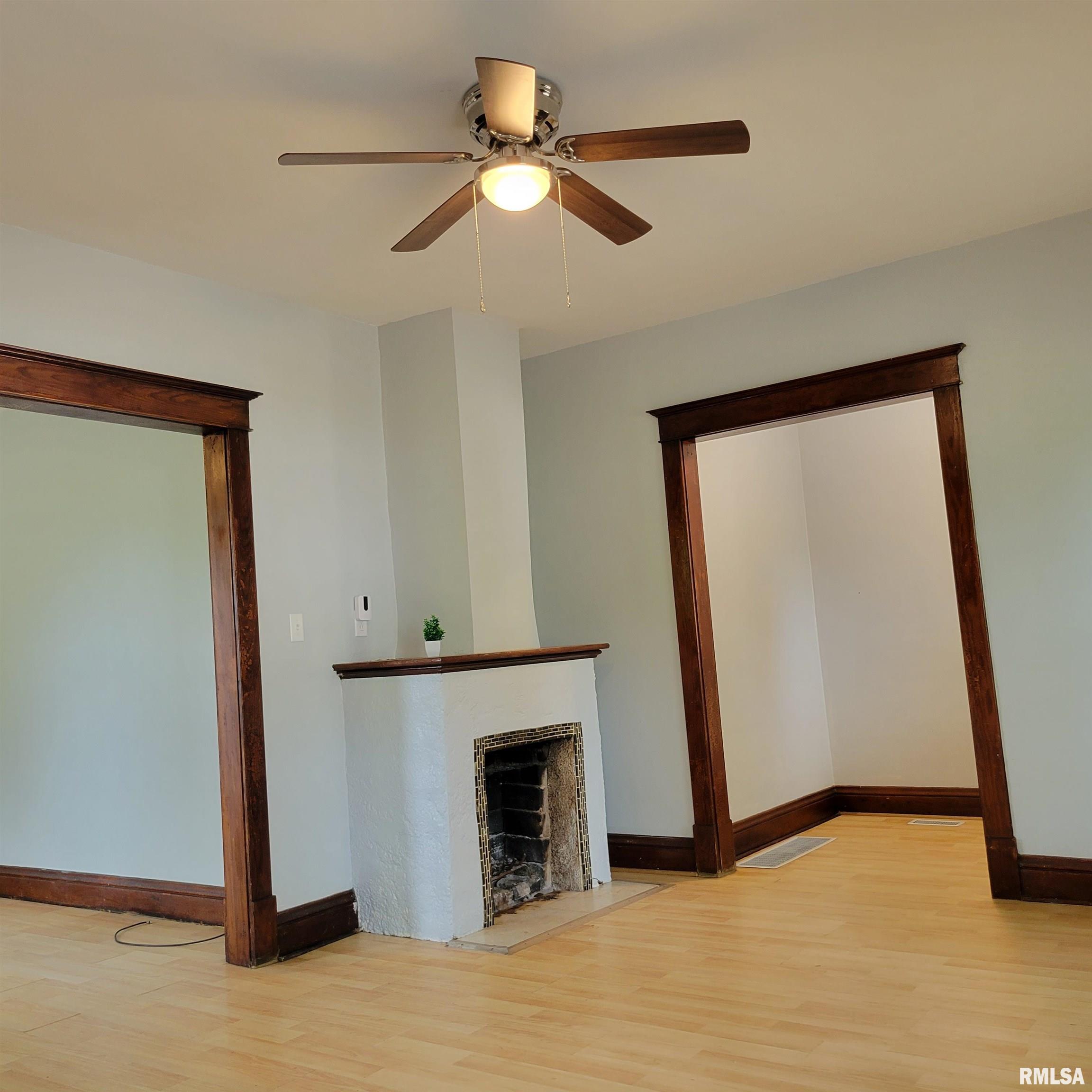900 East Stanford Avenue Springfield, IL 62703 - Photo 5 of 21 Gallery Image 5