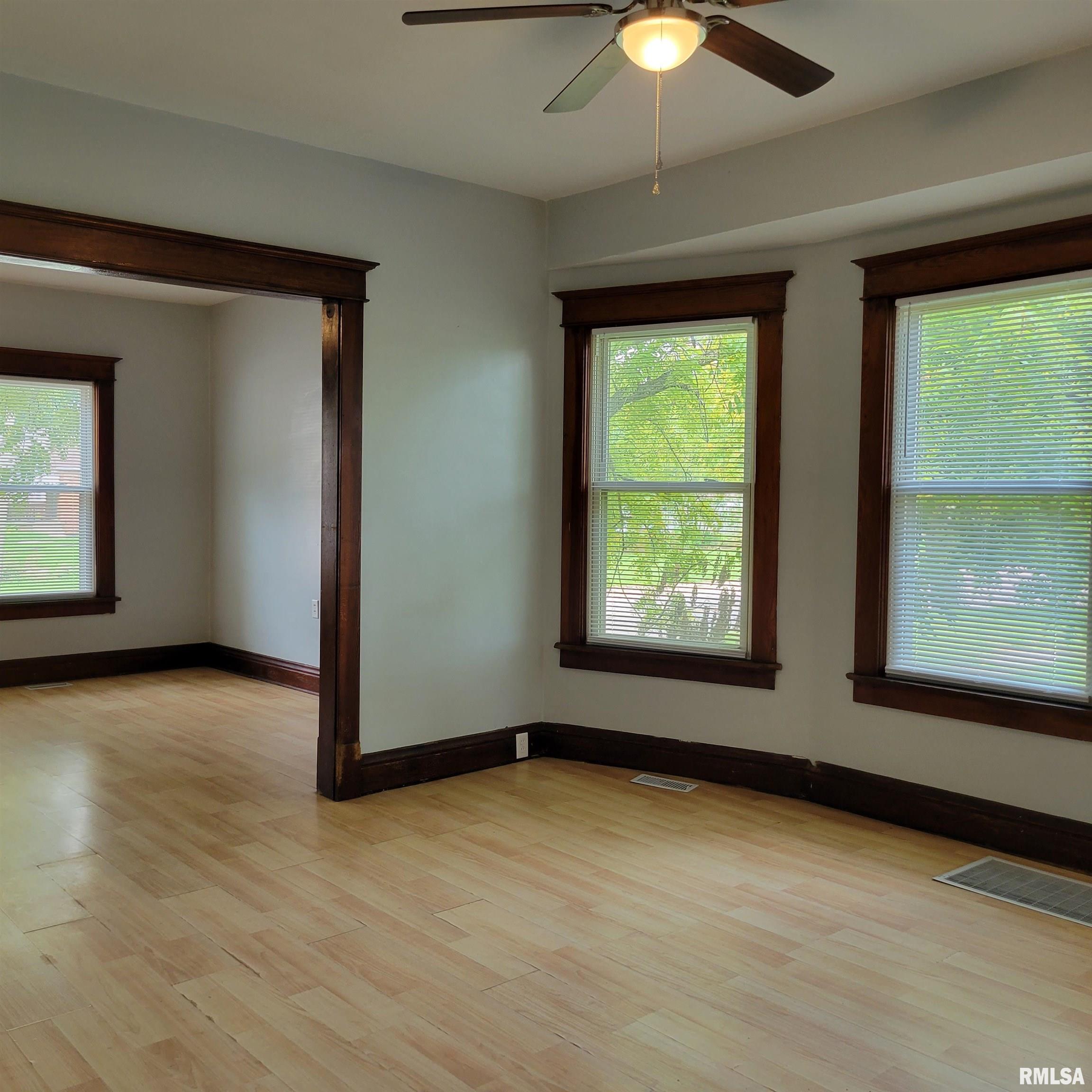 900 East Stanford Avenue Springfield, IL 62703 - Photo 8 of 21 Gallery Image 8