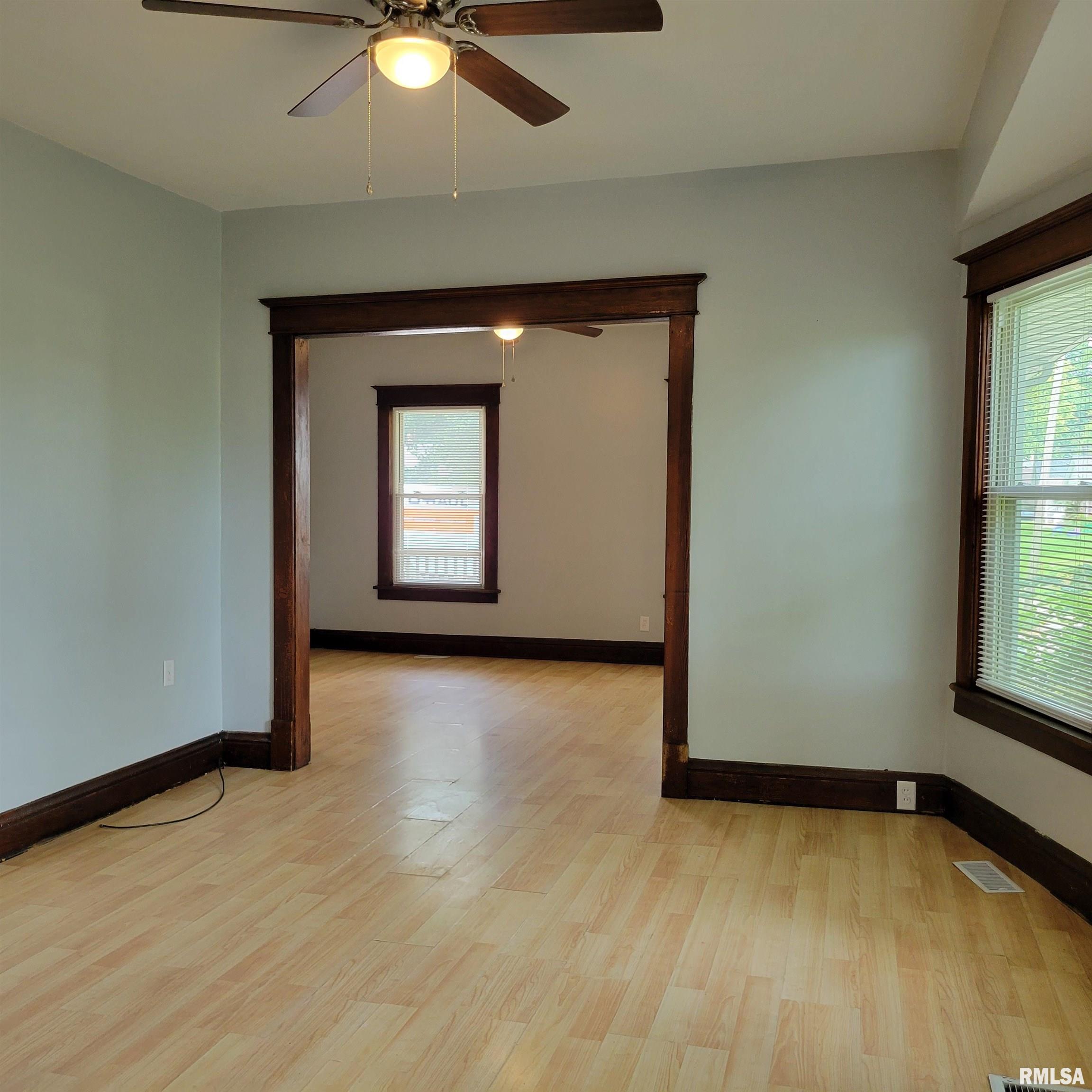900 East Stanford Avenue Springfield, IL 62703 - Photo 9 of 21 Gallery Image 9