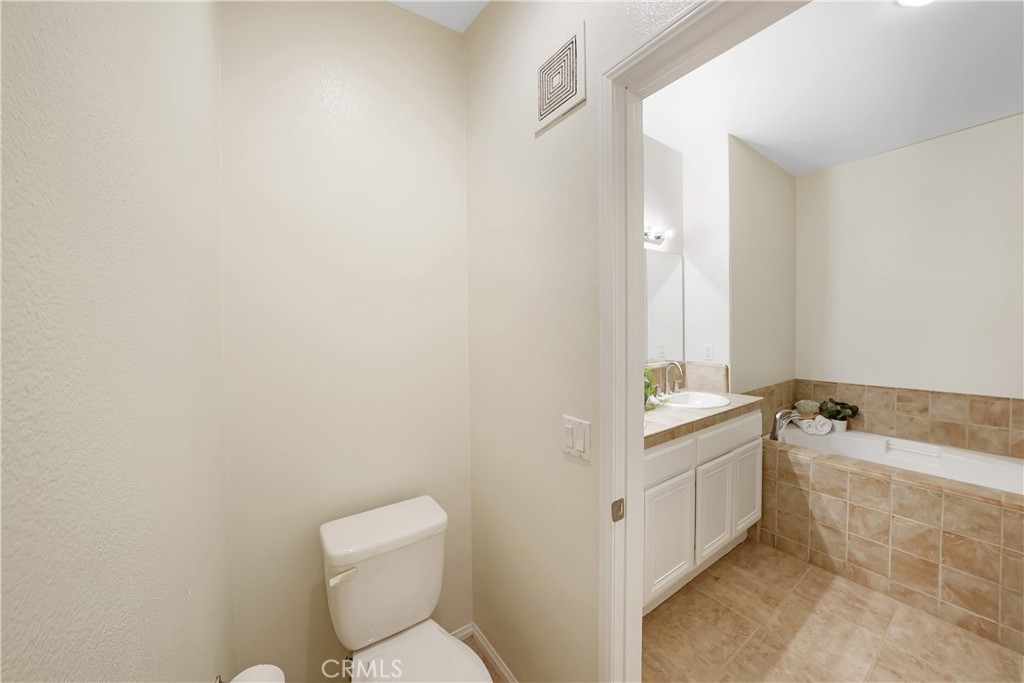 5 Lynde Street Ladera Ranch, CA 92694 - Photo 24 of 50 Primary bathroom