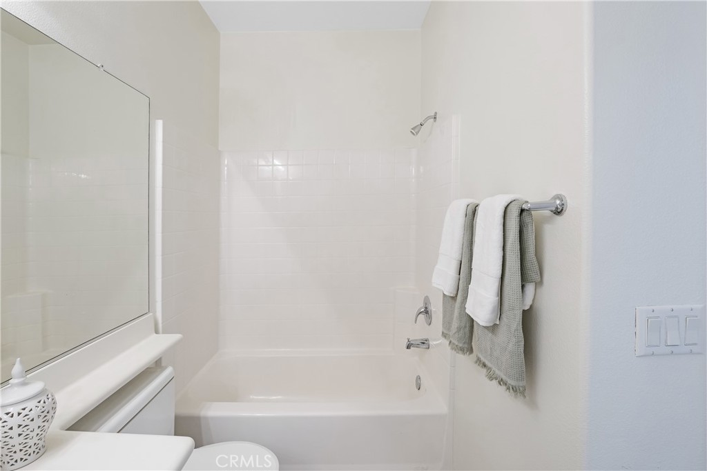 5 Lynde Street Ladera Ranch, CA 92694 - Photo 33 of 50 Upstairs Bathroom