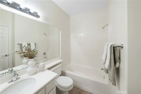 $869,999 | 5 Lynde Street, Ladera Ranch, CA 92694