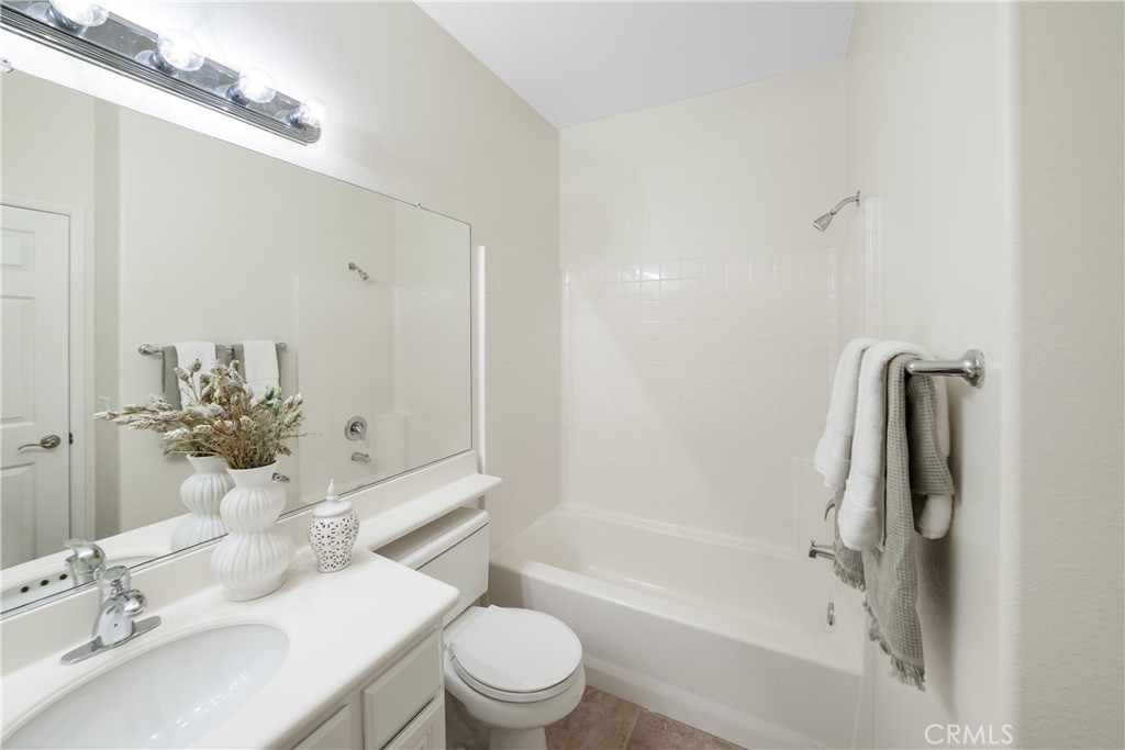 5 Lynde Street Ladera Ranch, CA 92694 - Photo 34 of 50 Upstairs Bathroom