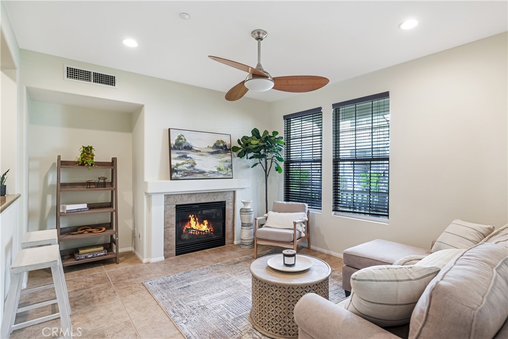 5 Lynde Street Ladera Ranch, CA 92694 - Photo 5 of 50 Living room