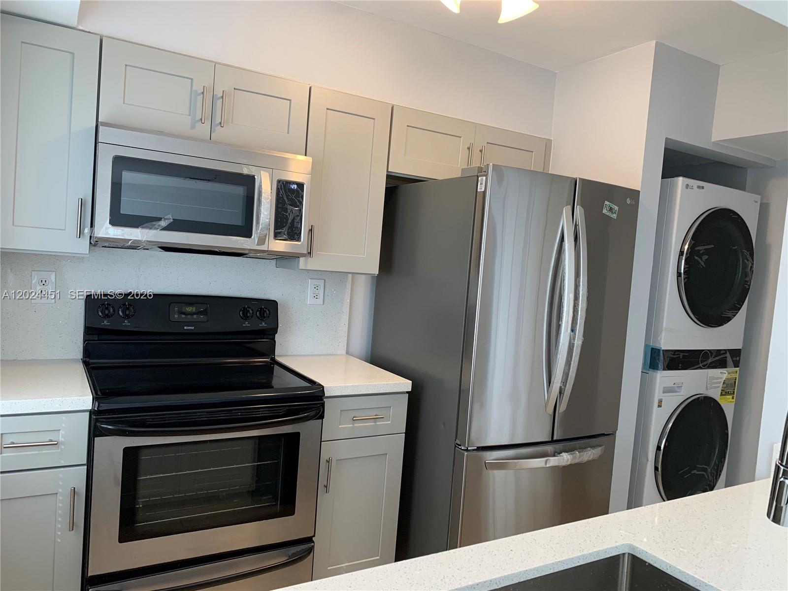 143 Riviera Circle, Unit 143 Weston, FL 33326 - Photo 2 of 19