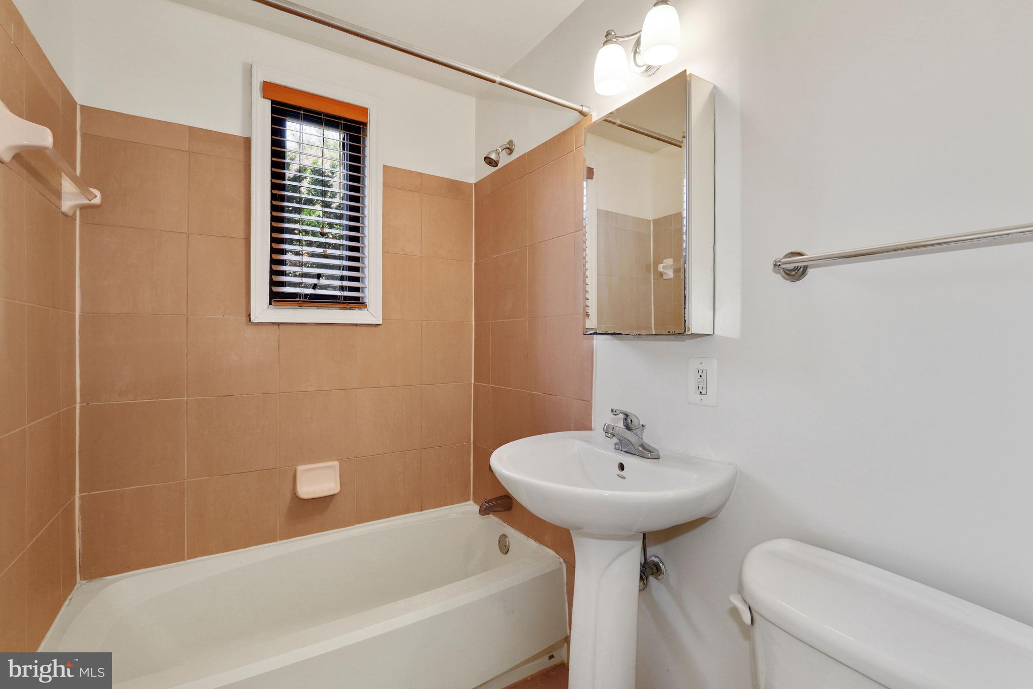 2725 39th Street Northwest, Unit 201 Washington, DC 20007 - Photo 25 of 40 Full Bath